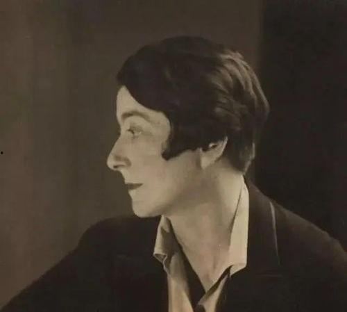 吃娱乐圈的瓜违法吗,法律边界与道德考量