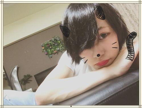 抖音上的娱乐圈吃瓜博主,吃瓜博主带你探秘明星幕后故事